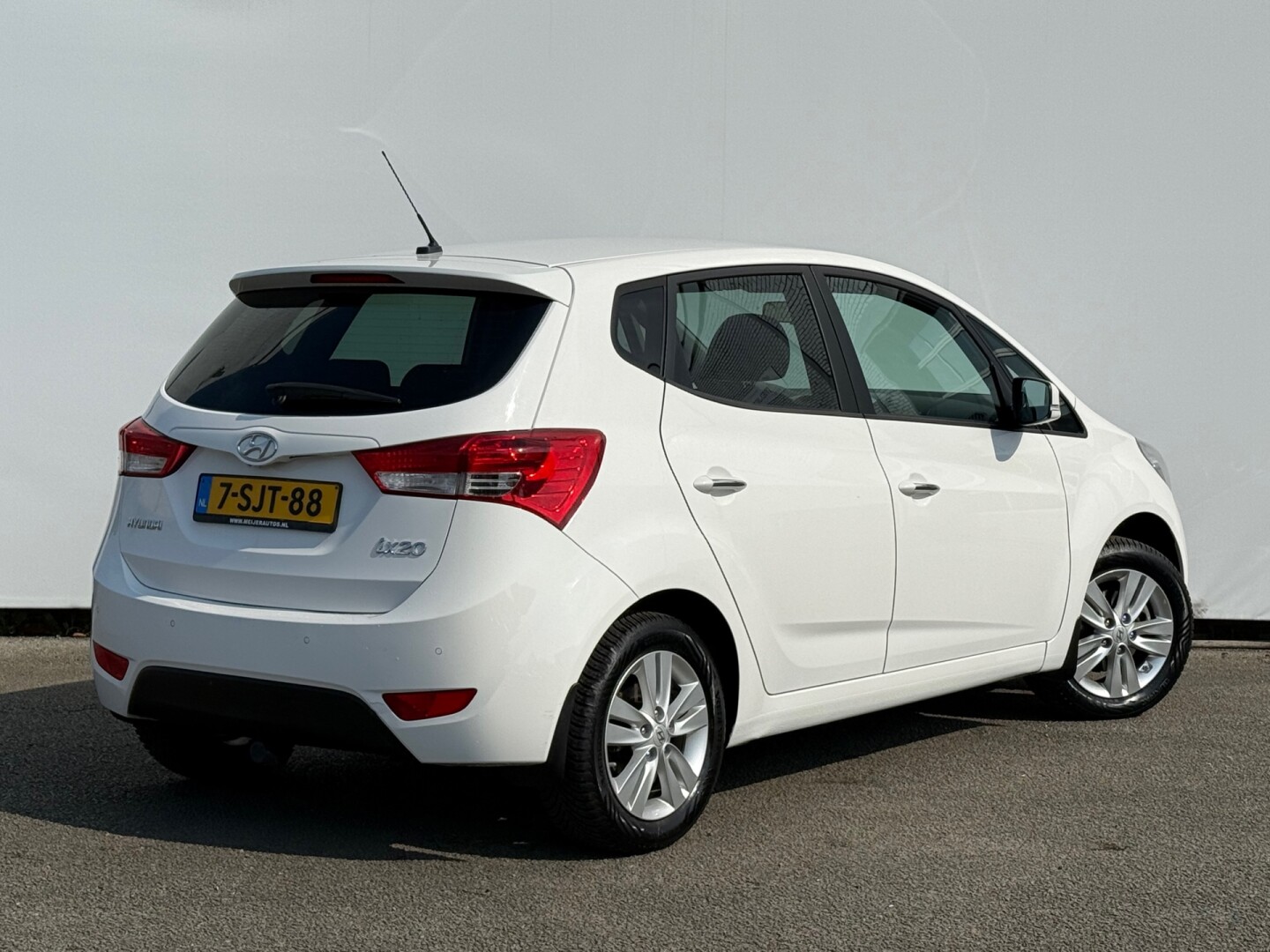 Hyundai-ix20-2